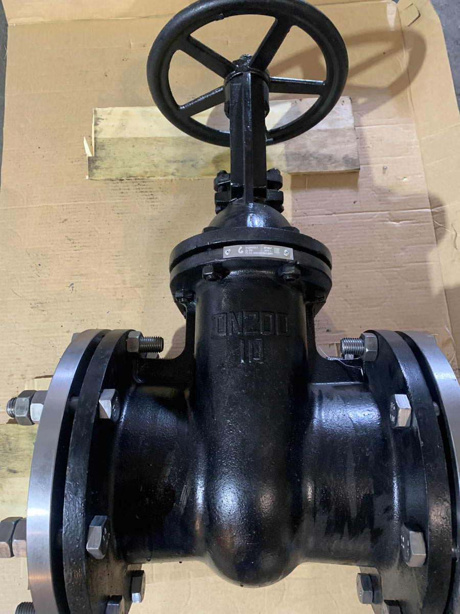 Успешно произведена на заказ чугунная задвижка 30ч6бр ду200 ру10